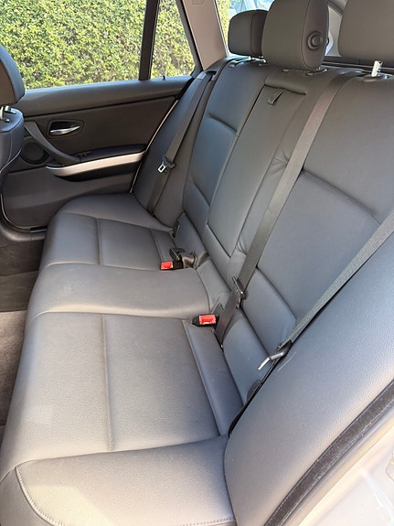 BMW 320i 6 of 7
