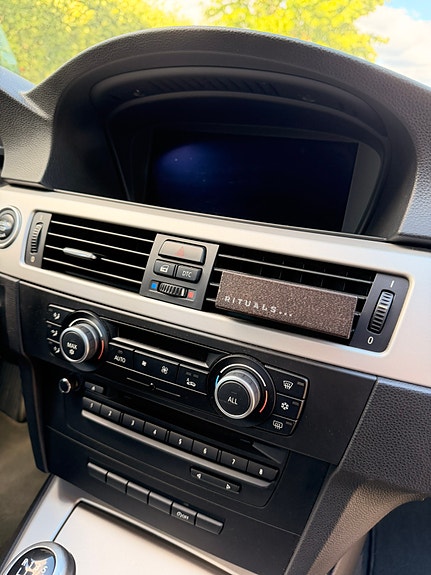BMW 320i 7 of 7