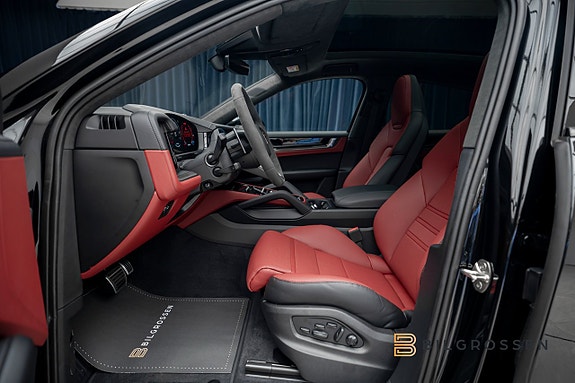 Porsche Cayenne 14 of 23