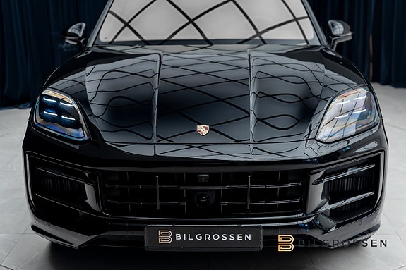 Porsche Cayenne 9 of 23
