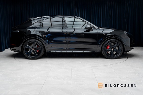 Porsche Cayenne 6 of 23