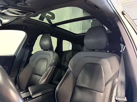 Volvo XC60 16 of 21
