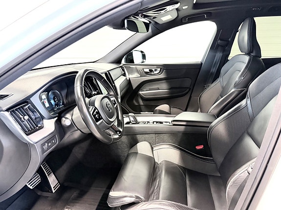 Volvo XC60 11 of 21