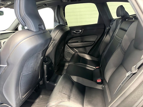 Volvo XC60 15 of 21