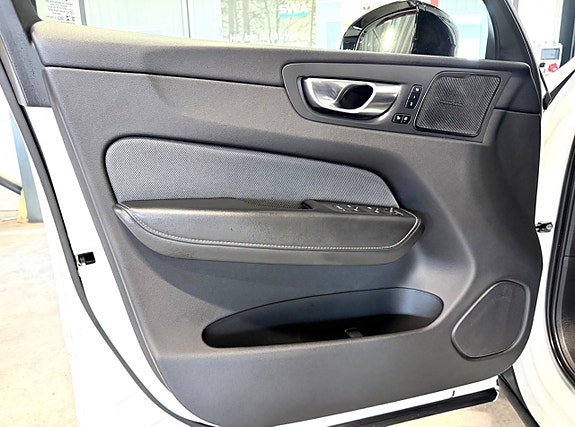 Volvo XC60 17 of 21