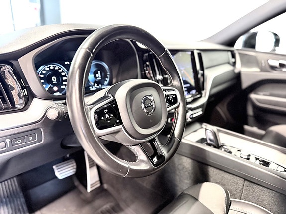 Volvo XC60 12 of 21