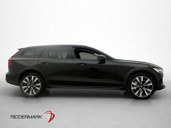 Volvo V60 Cross Country 4 of 5