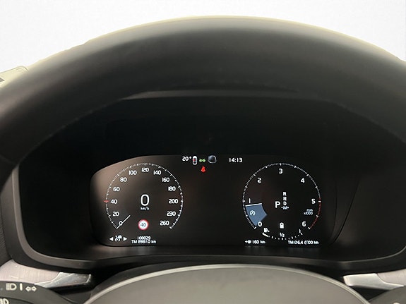 Volvo V60 Cross Country 14 of 30