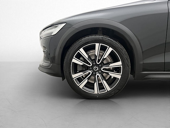 Volvo V60 Cross Country 30 of 30