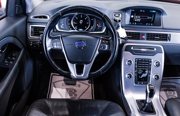 Volvo V70 12 of 19