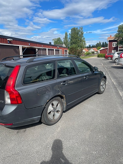 Volvo V50 3 of 5