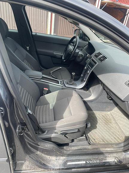 Volvo V50 5 of 5