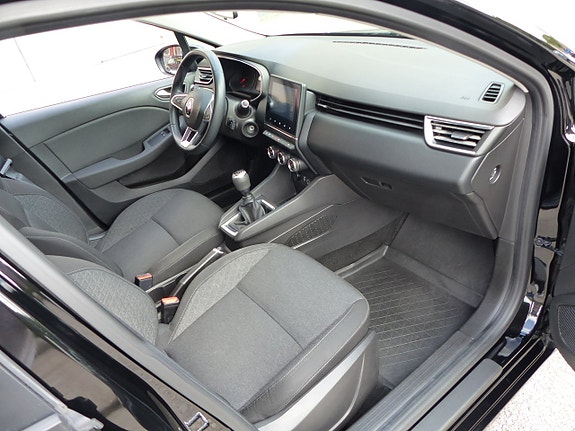 Renault Clio 6 of 24