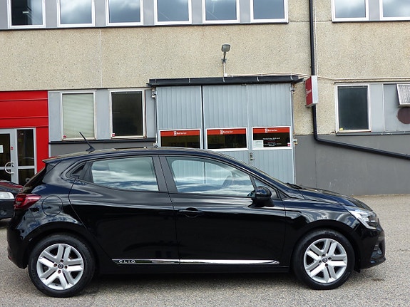 Renault Clio 21 of 24