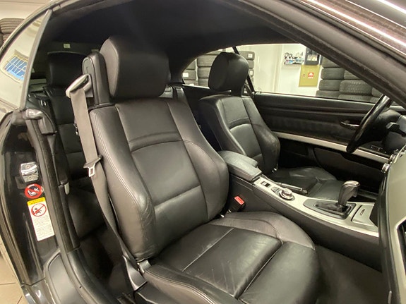 BMW 320i 12 of 20