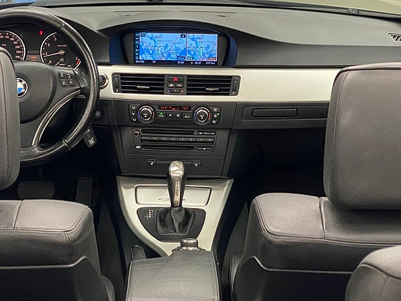BMW 320i 18 of 20