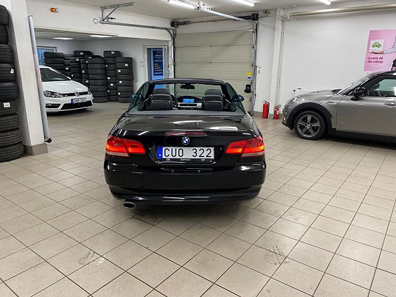 BMW 320i 11 of 20