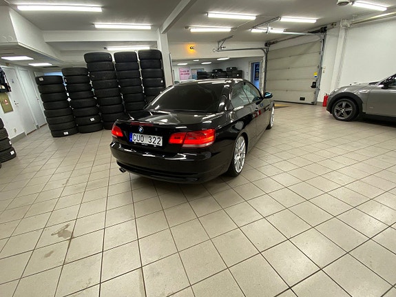 BMW 320i 9 of 20