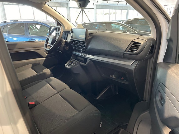 Opel Vivaro-e 9 of 16