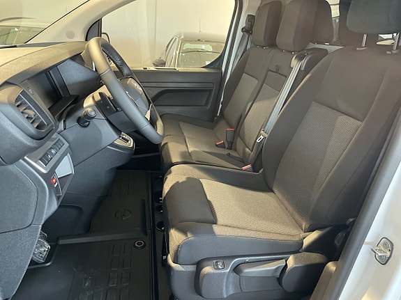 Opel Vivaro-e 8 of 16