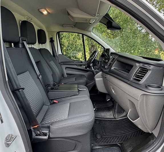 Ford Transit Custom 14 of 18