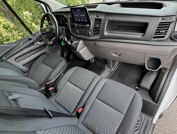 Ford Transit Custom 12 of 18