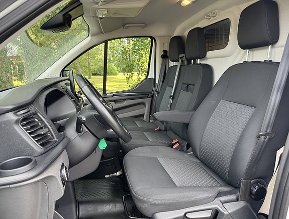 Ford Transit Custom 10 of 18