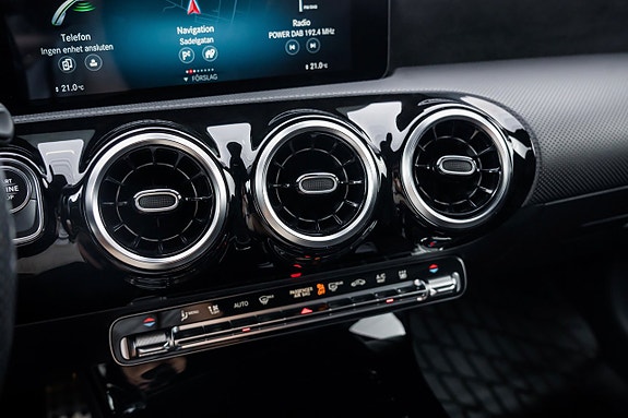 Mercedes-Benz A250 e 18 of 24