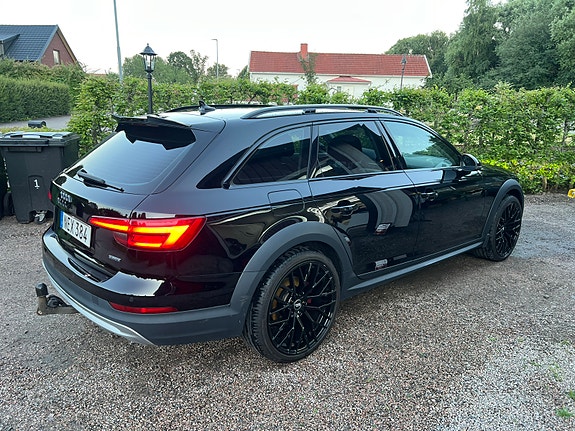 Audi A4 allroad 2 of 5