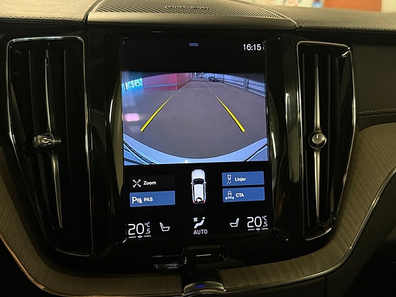 Volvo XC60 18 of 25
