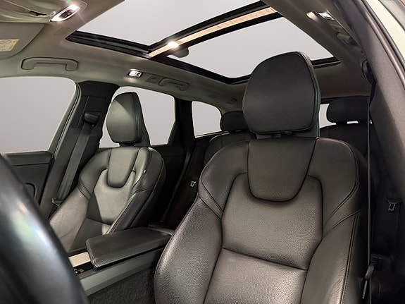 Volvo XC60 9 of 25