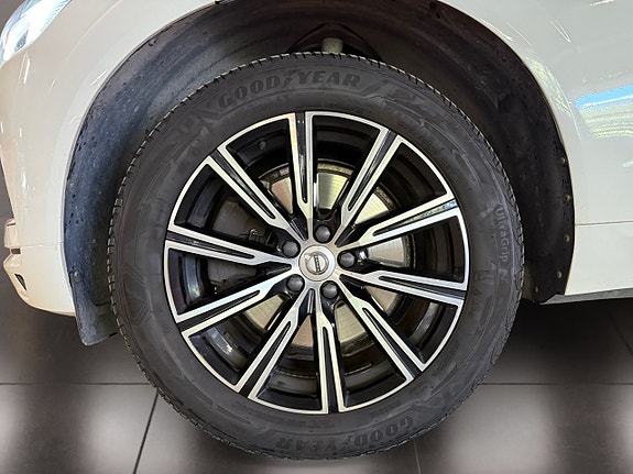 Volvo XC60 25 of 25