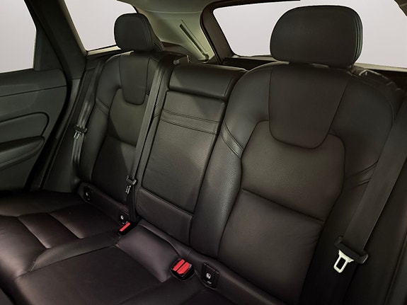 Volvo XC60 11 of 25