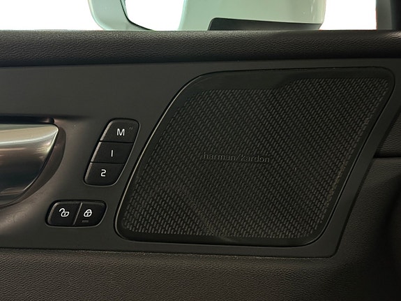 Volvo XC60 10 of 25