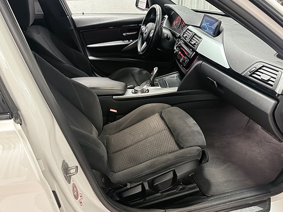 BMW 320d 12 of 22
