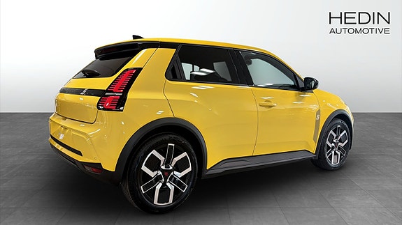 Renault 5 E-Tech 2 of 5