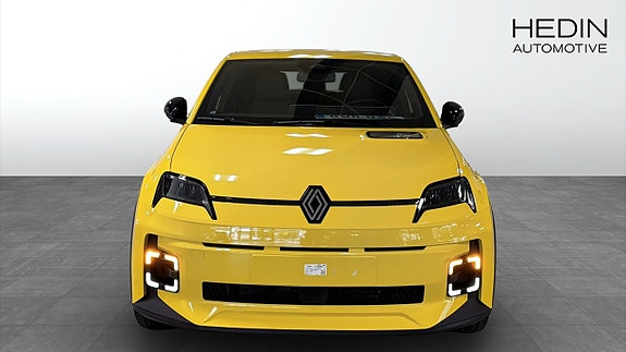 Renault 5 E-Tech 8 of 9