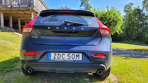 Volvo V40 4 of 5