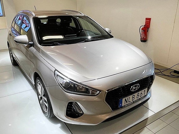 Hyundai i30 2 of 5