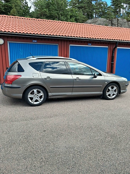 Peugeot 407 2 of 5