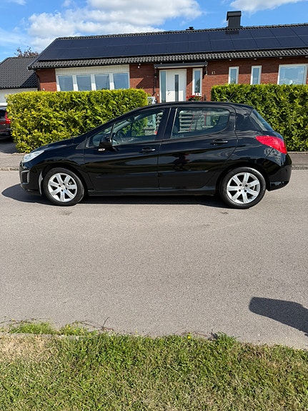 Peugeot 308 3 of 5