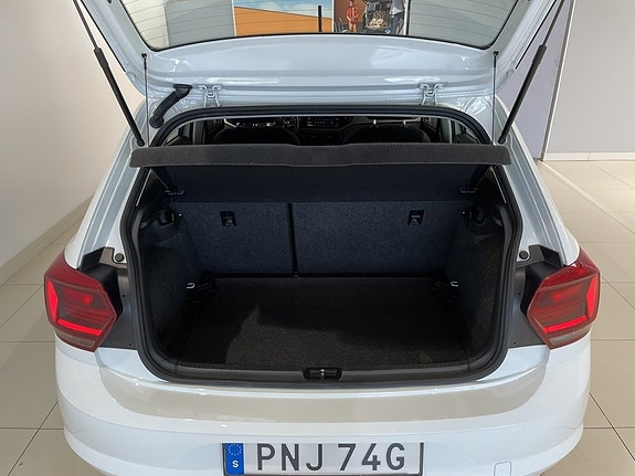 Volkswagen Polo 9 of 18