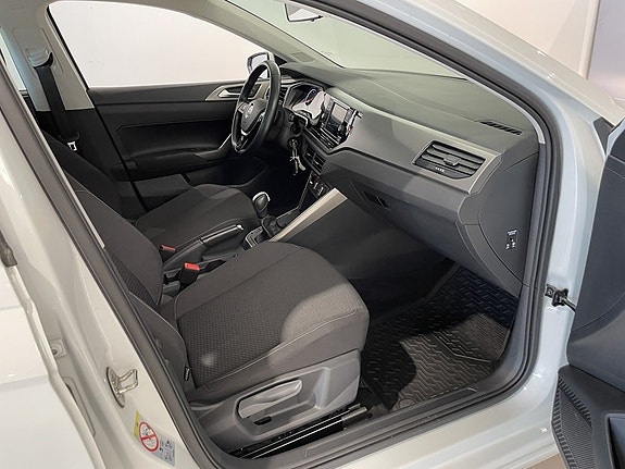 Volkswagen Polo 10 of 18