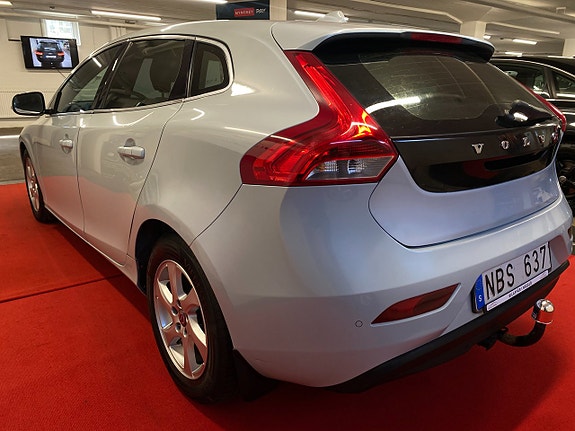 Volvo V40 4 of 5
