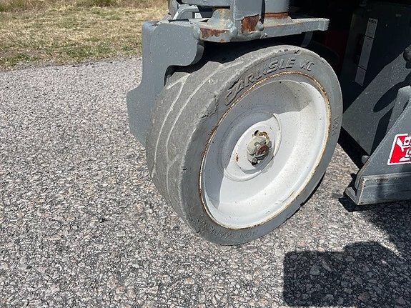 SkyJack 3219 Saxlift 9 of 20