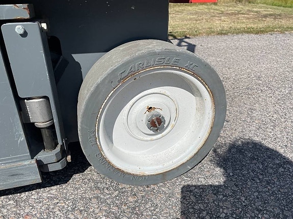 SkyJack 3219 Saxlift 10 of 20