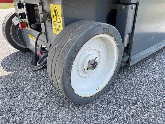 SkyJack 3219 Saxlift 11 of 20