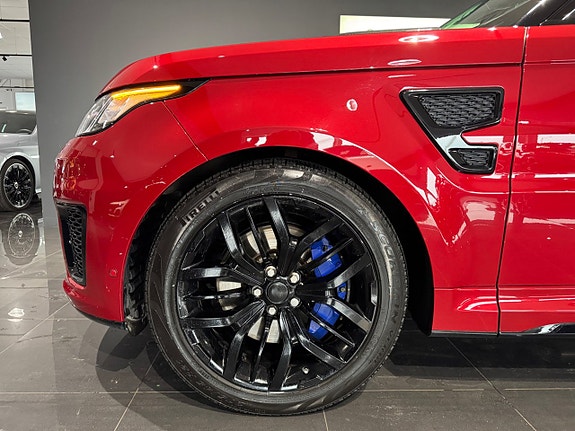 Land Rover Range Rover Sport 17 of 21