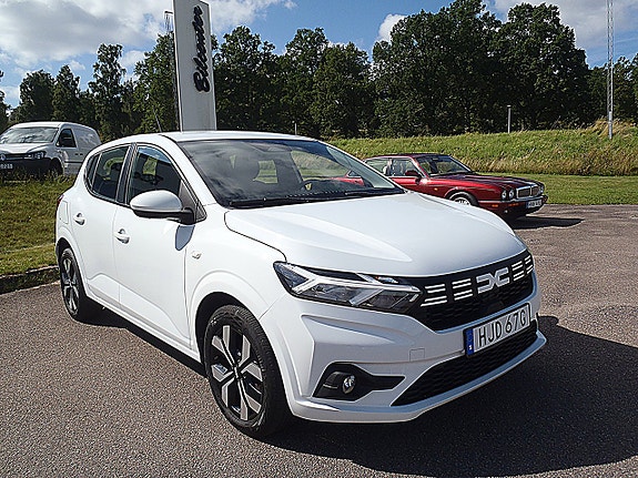 Dacia Sandero 2 of 5