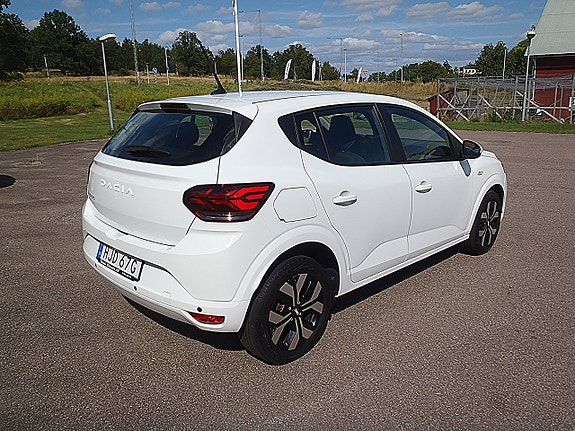 Dacia Sandero 5 of 5